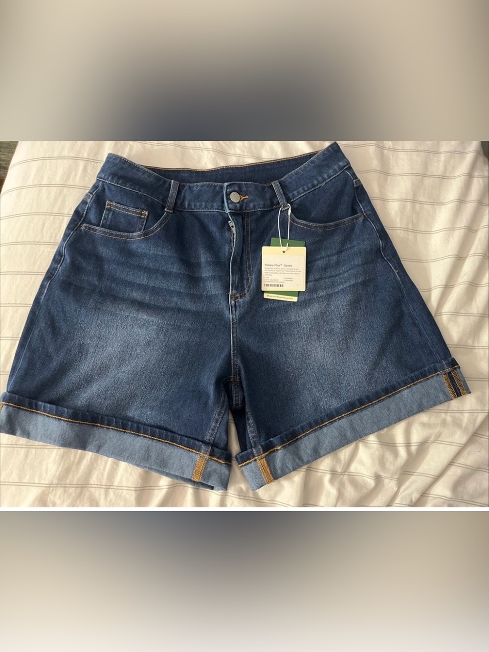 Halara Flex Estate Blue Denim High Waisted Shorts Size Large 6” With Pockets